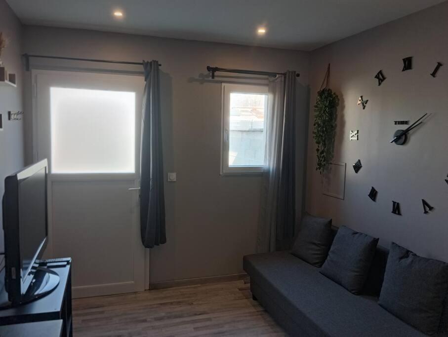 Chambre & Sdb Privee Avec Piscine En Bord De Via Rhona Sarras Bagian luar foto